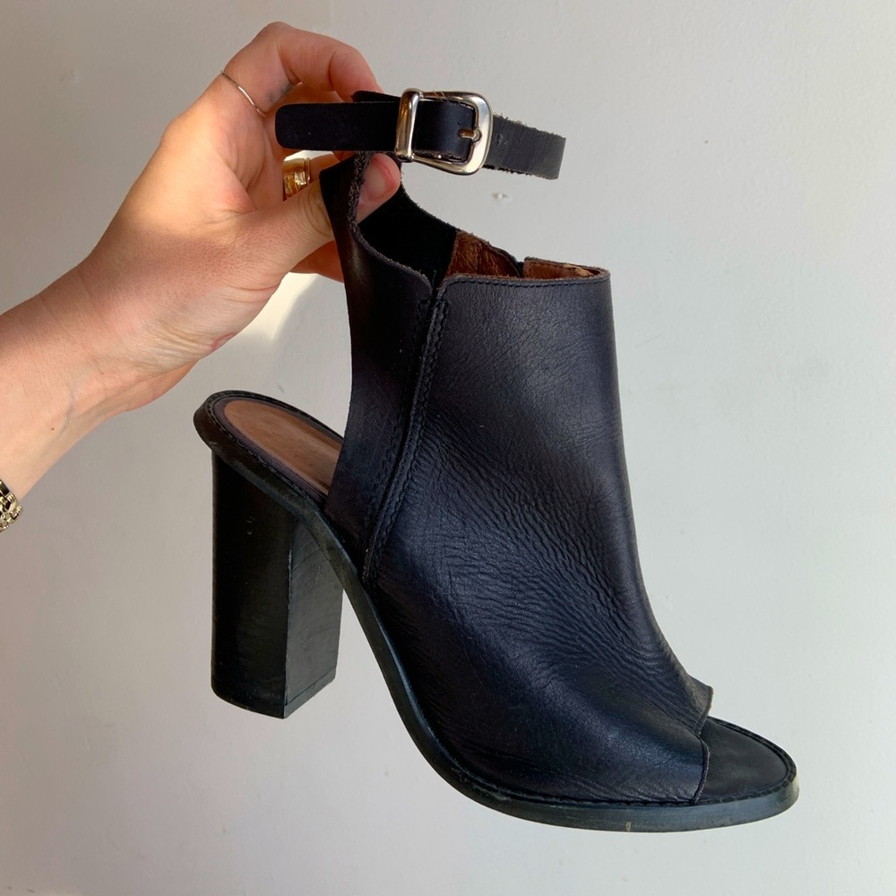 Leather mule shoes